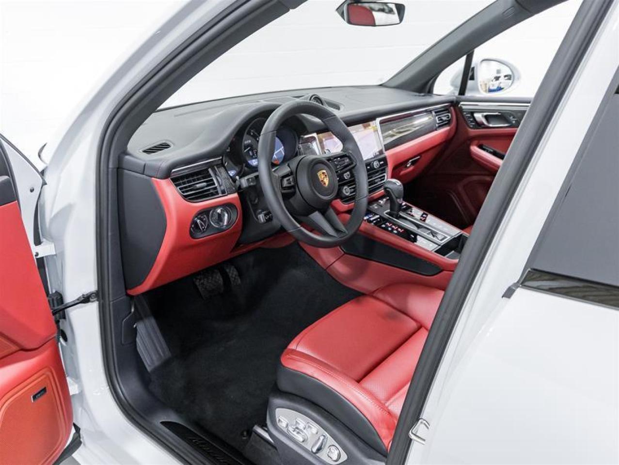 2026 Porsche Macan  Photo