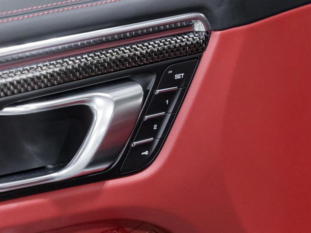 2026 Porsche Macan  Photo