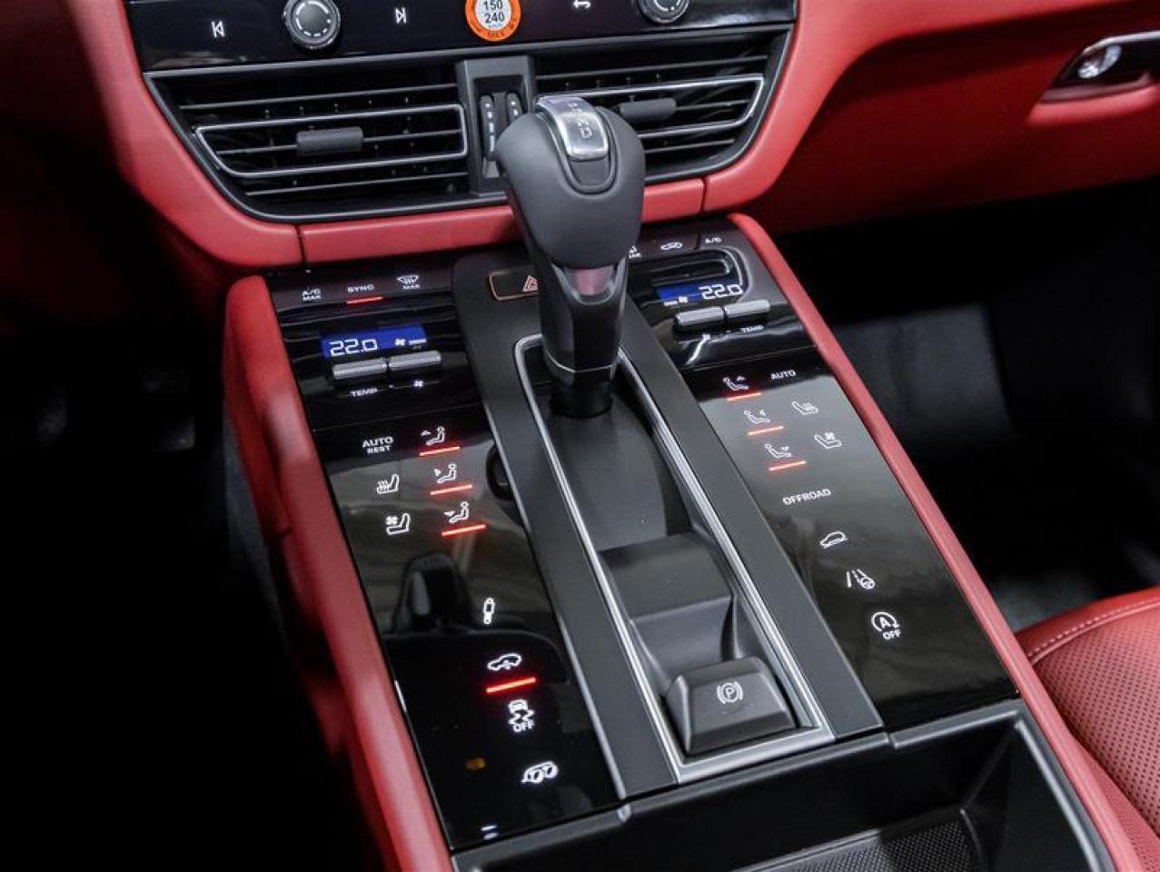 2026 Porsche Macan  Photo