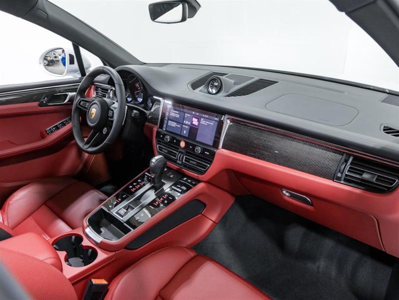 2026 Porsche Macan  Photo