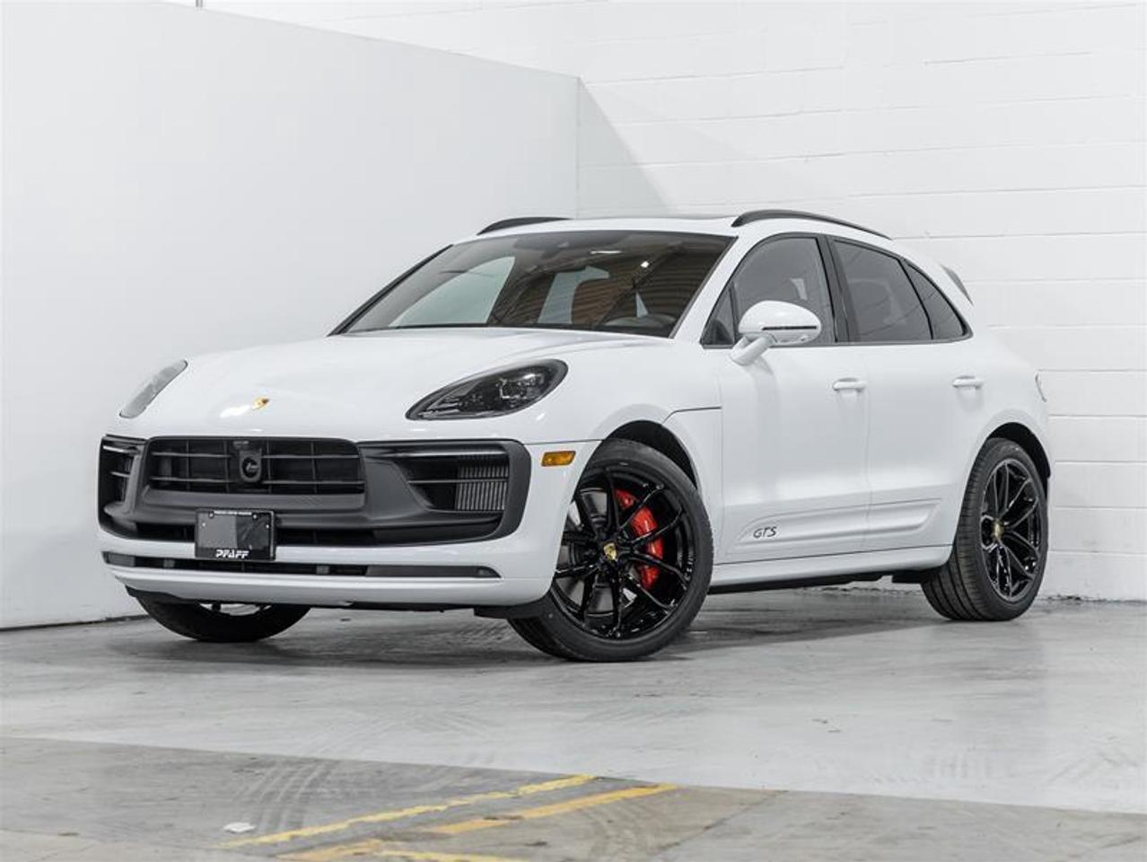 2026 Porsche Macan  Photo