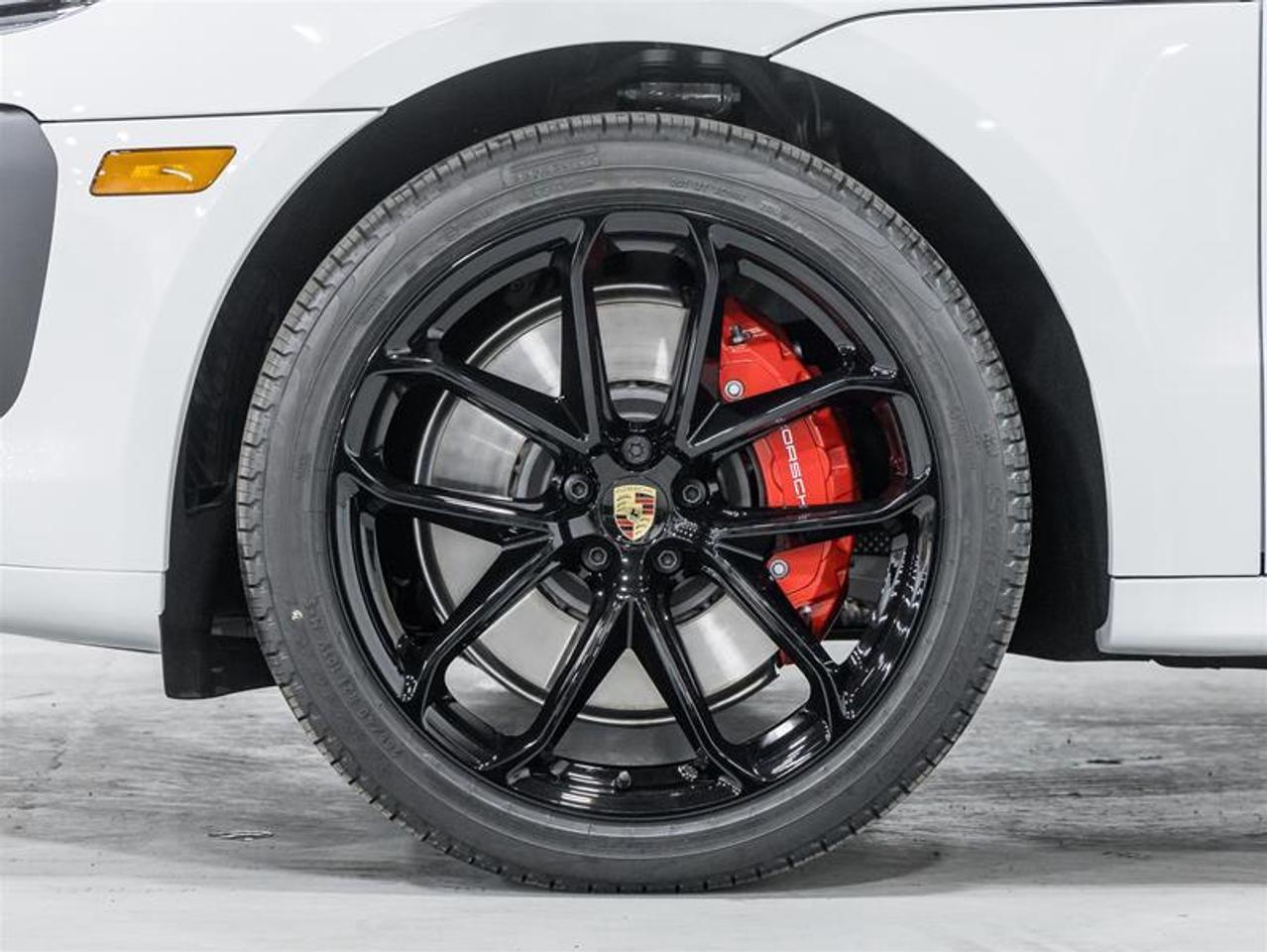 2026 Porsche Macan  Photo