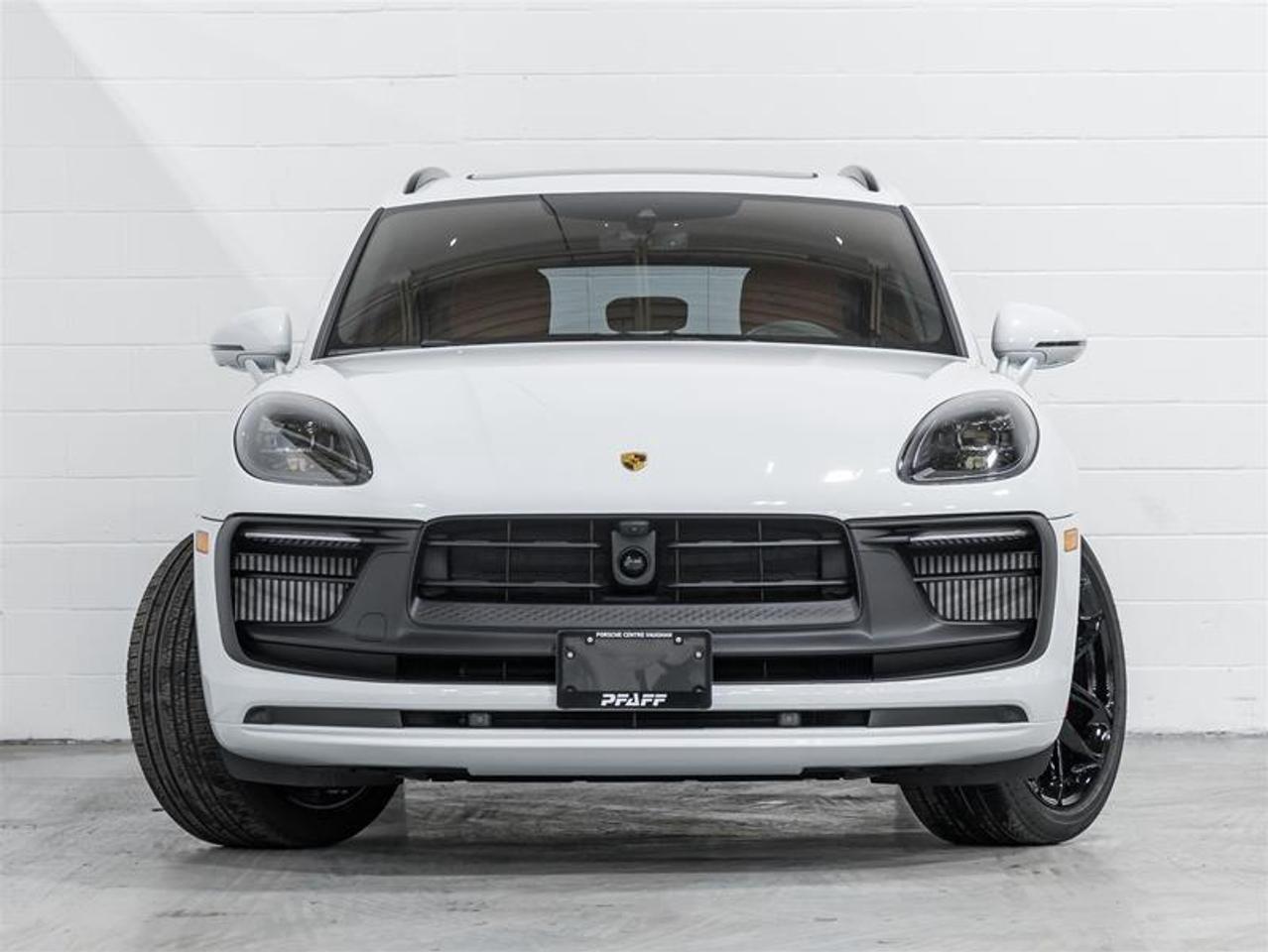 2026 Porsche Macan  Photo
