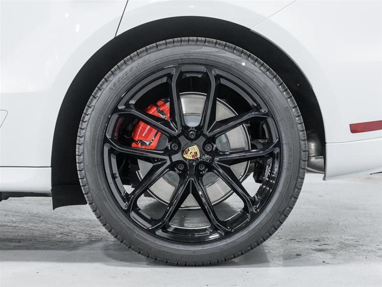 2026 Porsche Macan  Photo