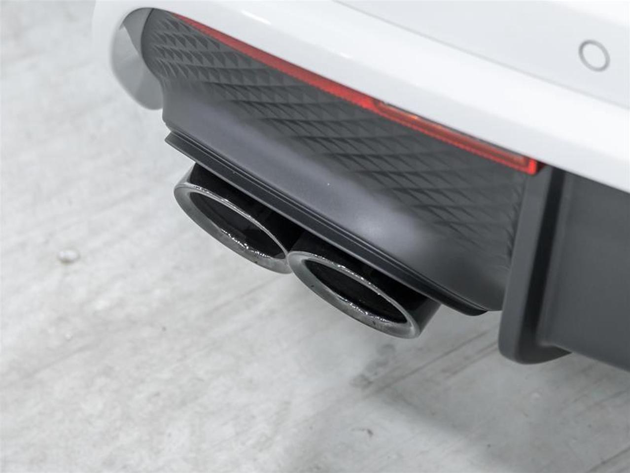 2026 Porsche Macan  Photo