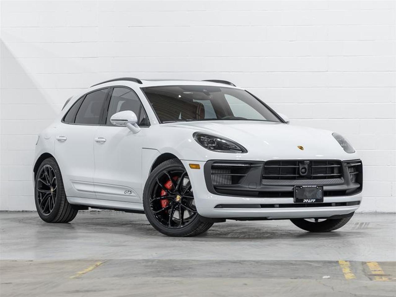 2026 Porsche Macan  Photo