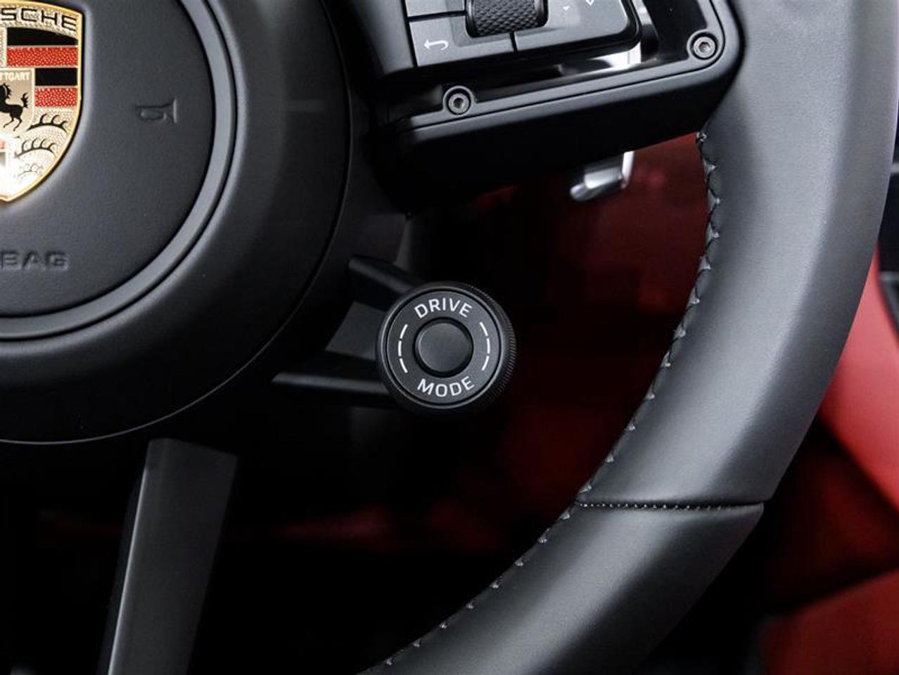 2026 Porsche Macan  Photo