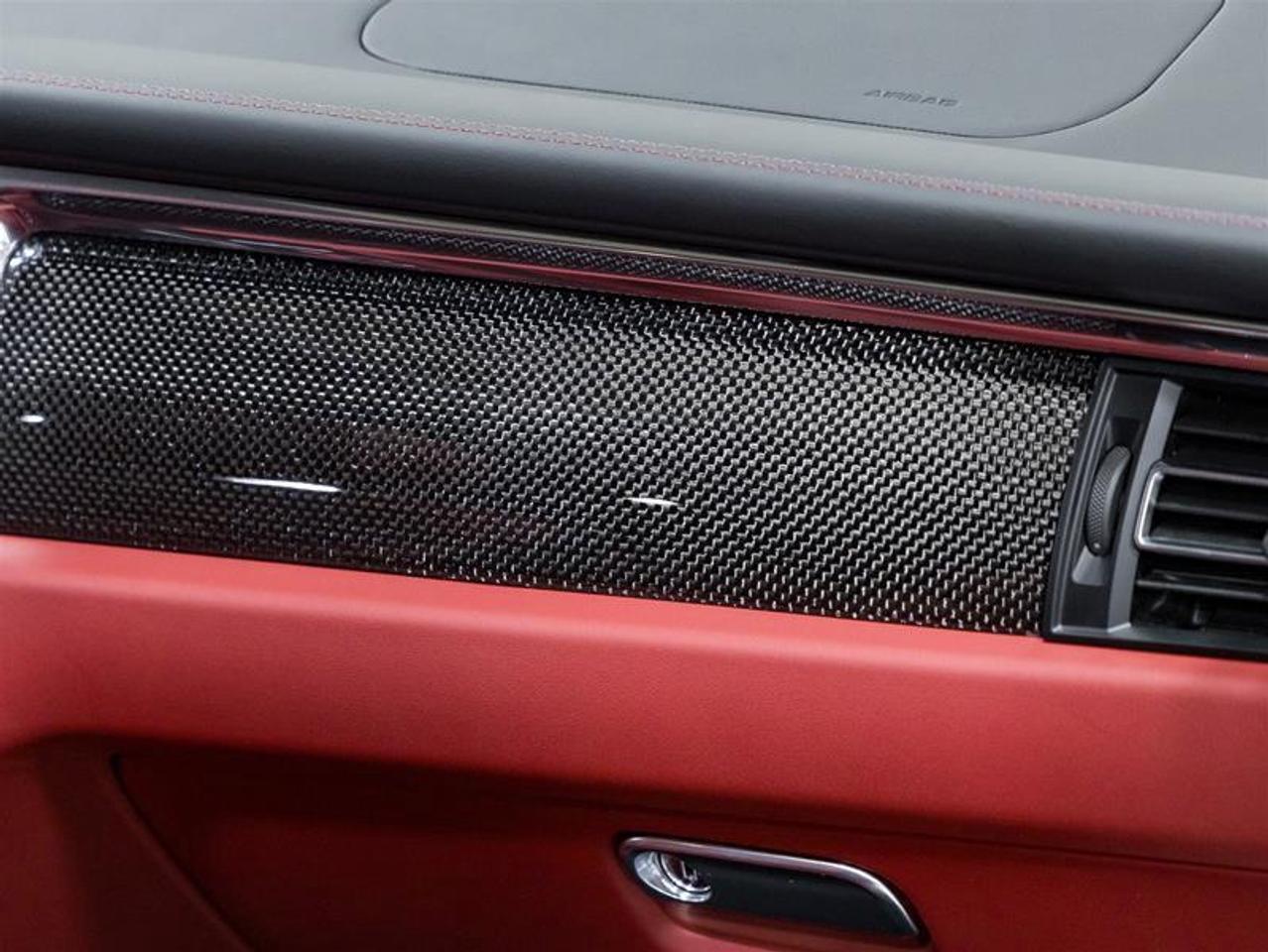 2026 Porsche Macan  Photo