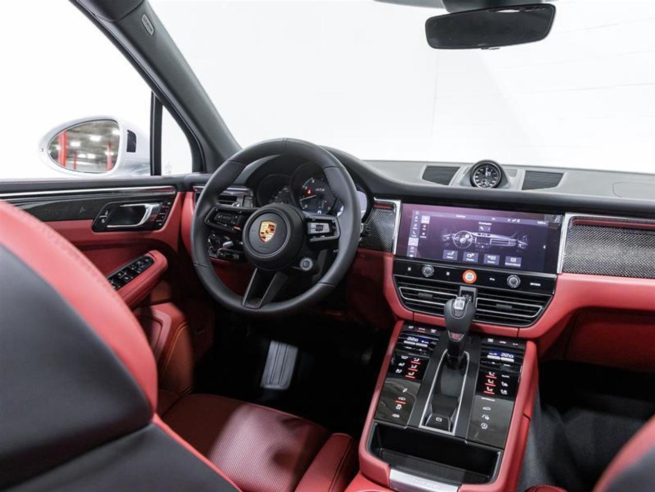 2026 Porsche Macan  Photo