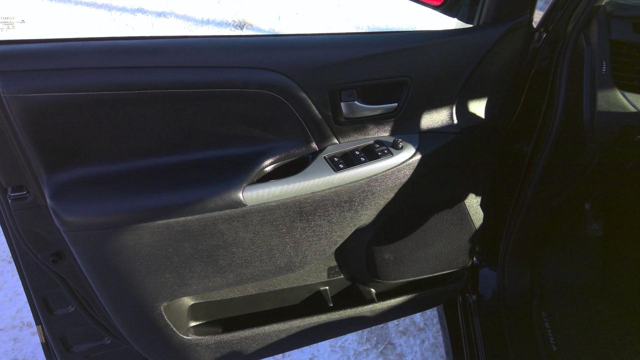 2019 Toyota Sienna SE 8-Passenger 4dr Front-Wheel Drive Passenger Van Photo