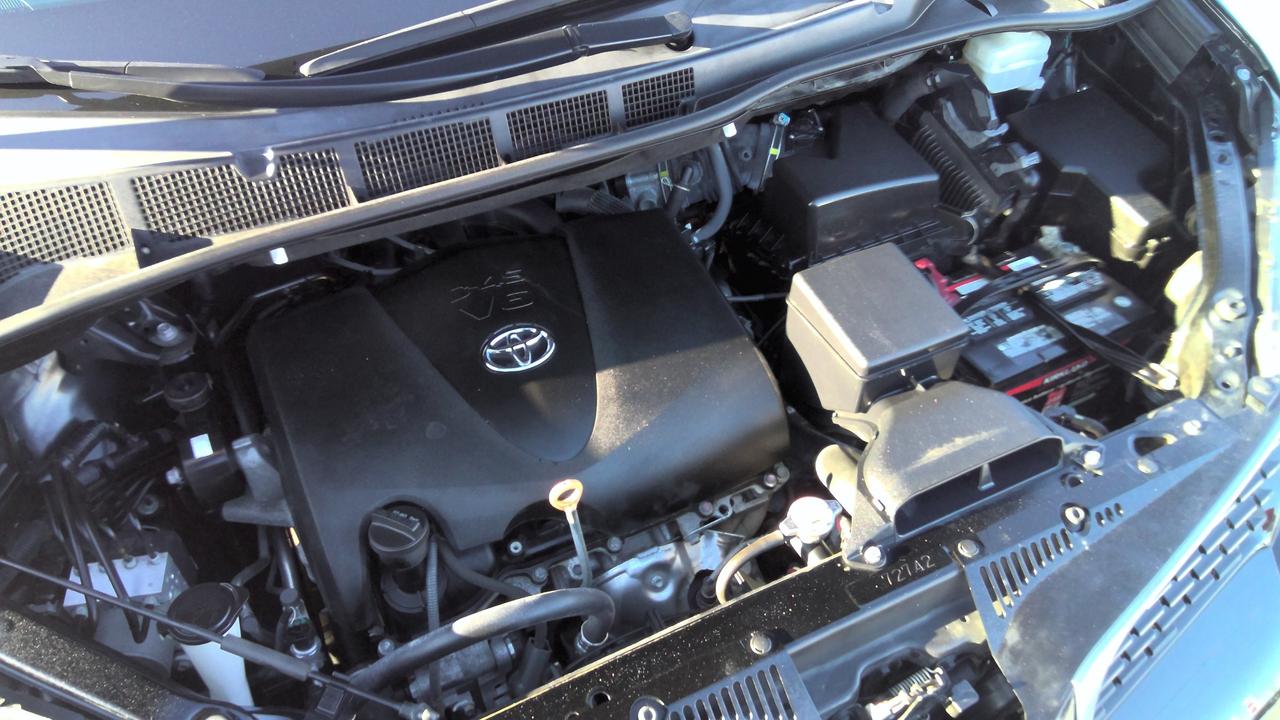 2019 Toyota Sienna SE 8-Passenger 4dr Front-Wheel Drive Passenger Van Photo