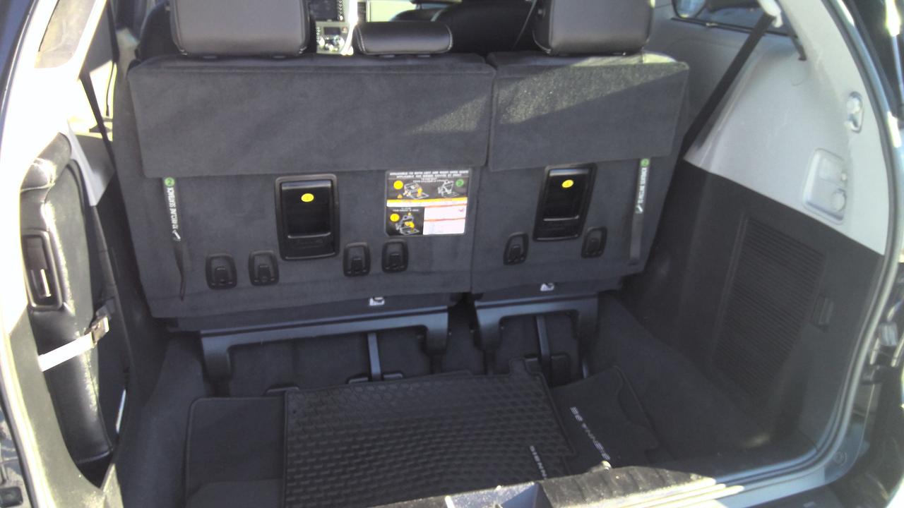 2019 Toyota Sienna SE 8-Passenger 4dr Front-Wheel Drive Passenger Van Photo