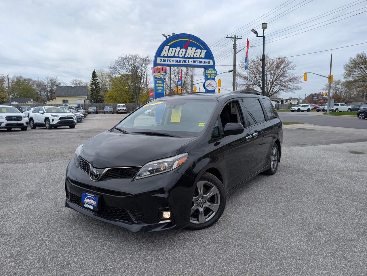 2019 Toyota Sienna SE 8-Passenger 4dr Front-Wheel Drive Passenger Van Photo0