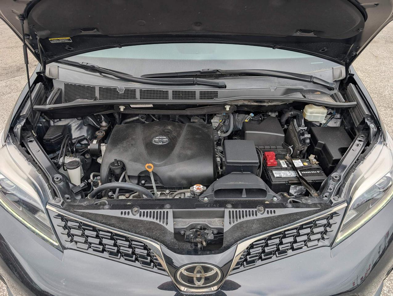 2019 Toyota Sienna SE 8-Passenger 4dr Front-Wheel Drive Passenger Van Photo