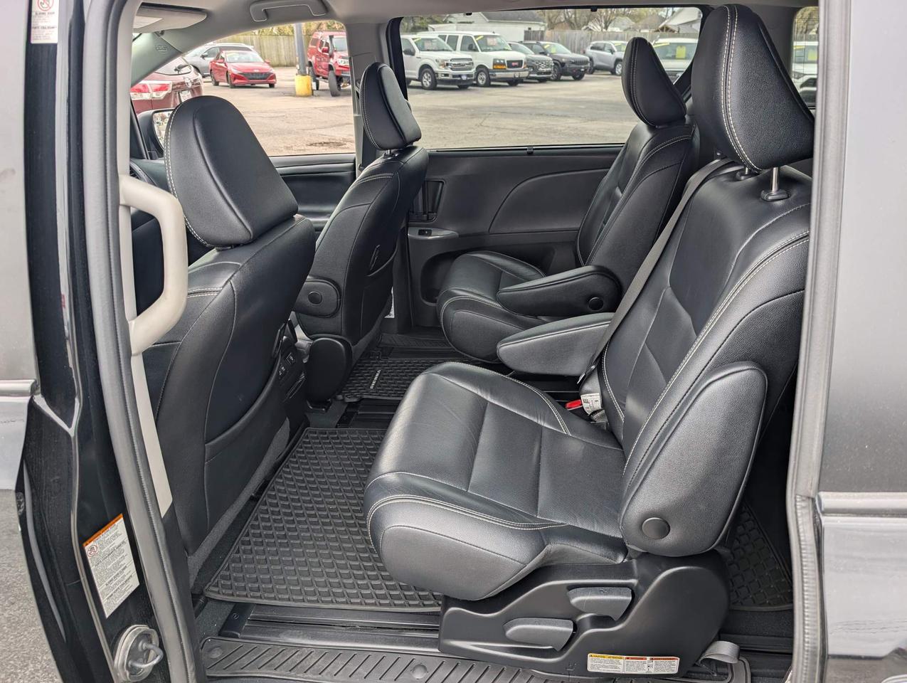 2019 Toyota Sienna SE 8-Passenger 4dr Front-Wheel Drive Passenger Van Photo