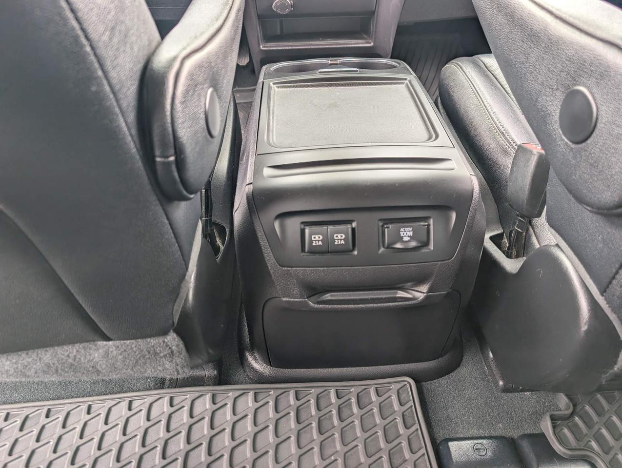 2019 Toyota Sienna SE 8-Passenger 4dr Front-Wheel Drive Passenger Van Photo