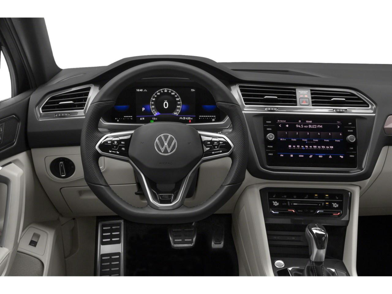 2022 Volkswagen Tiguan Comfortline R-Line Black Edition 4MOTION Photo