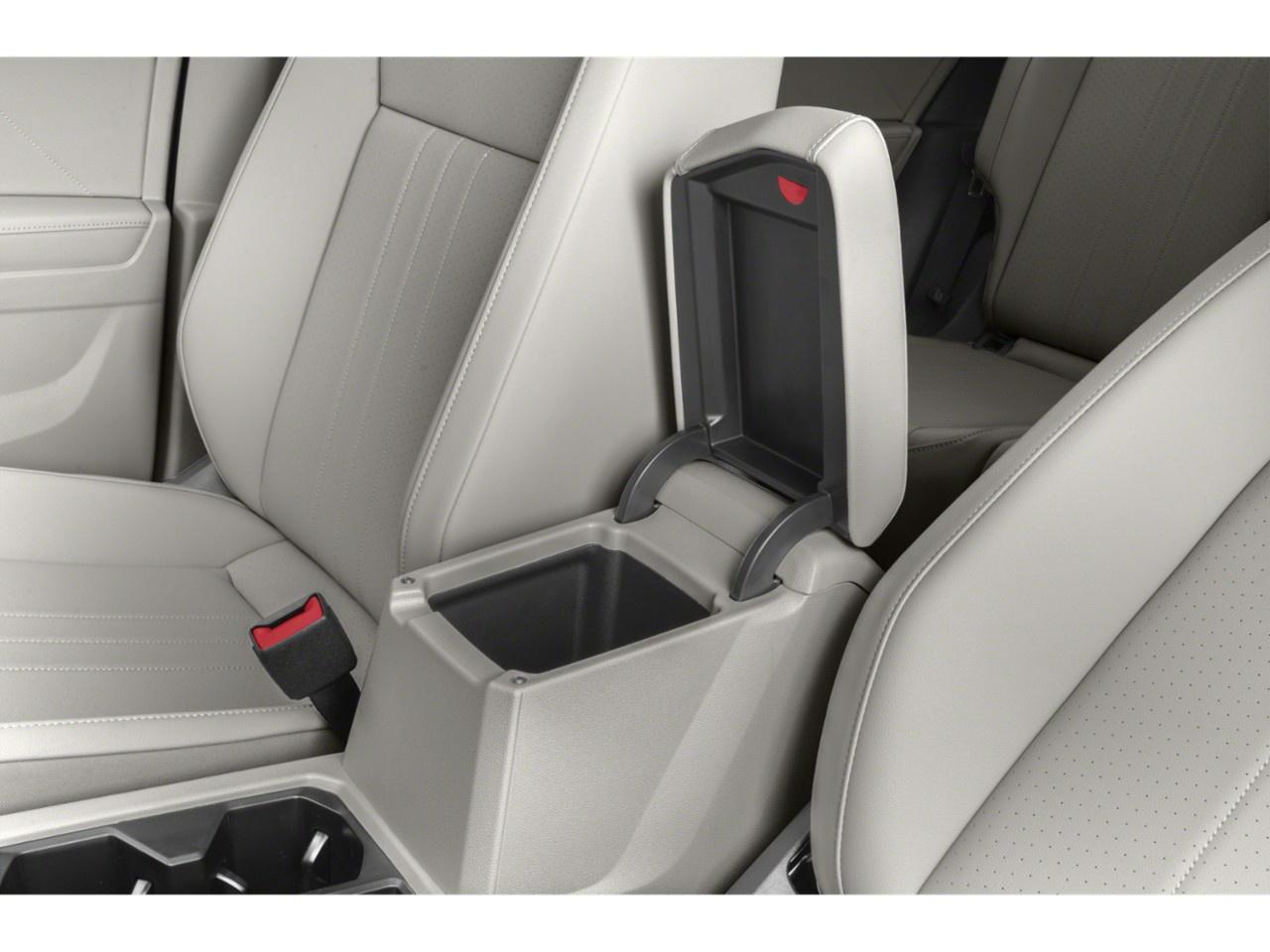 2022 Volkswagen Tiguan Comfortline R-Line Black Edition 4MOTION Photo