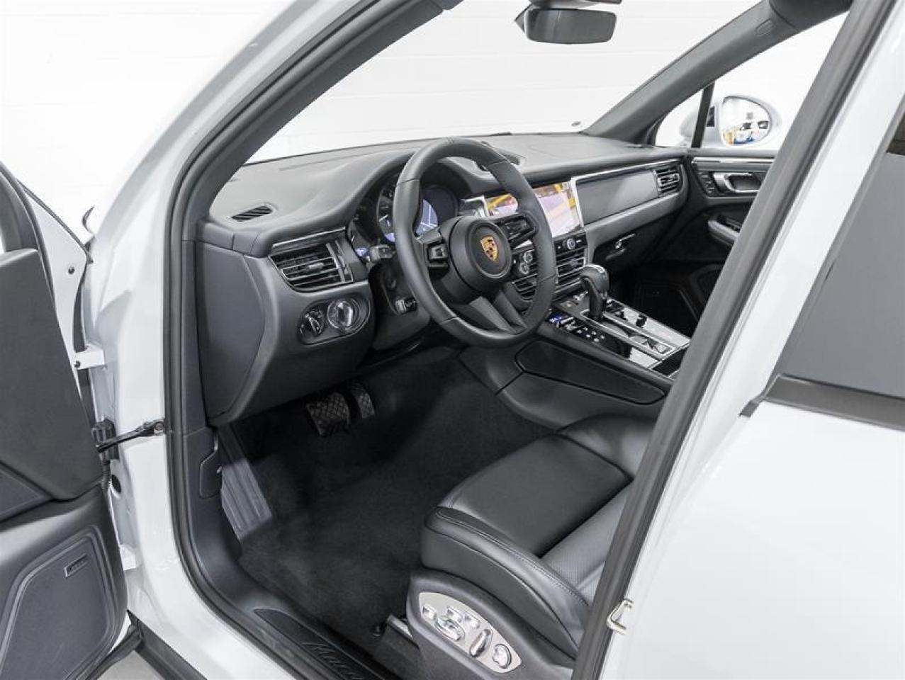 2026 Porsche Macan  Photo