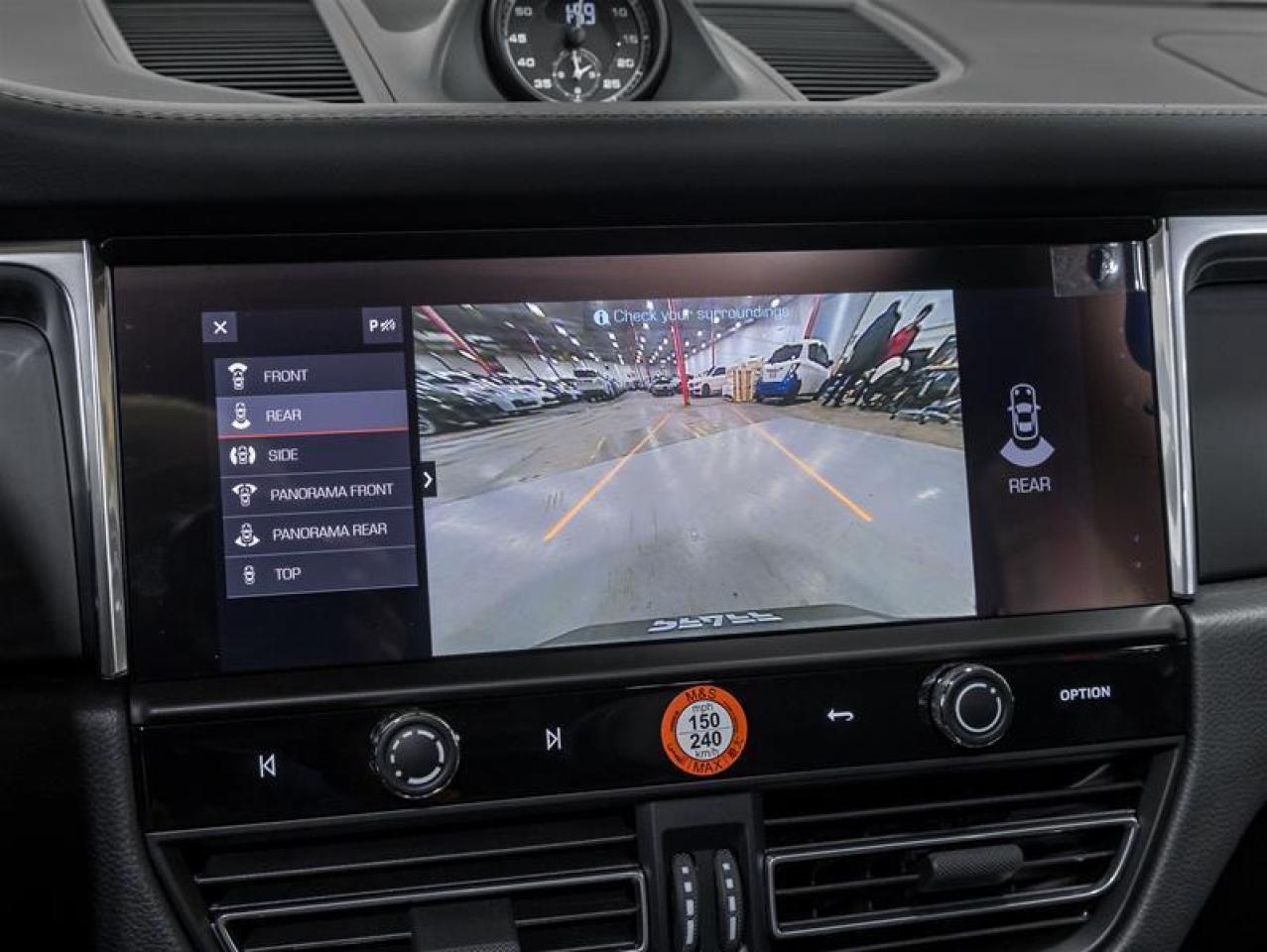 2026 Porsche Macan  Photo