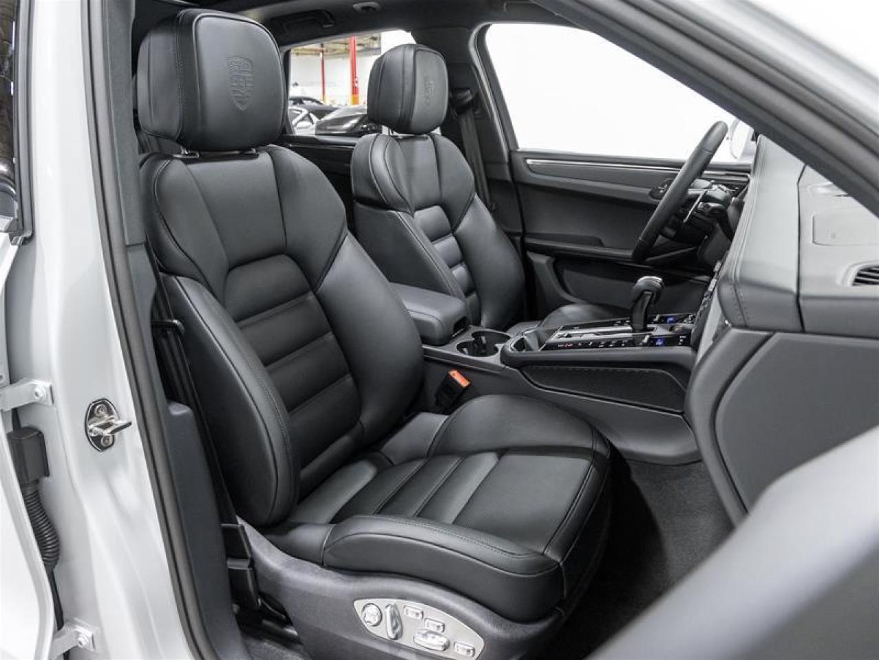 2026 Porsche Macan  Photo