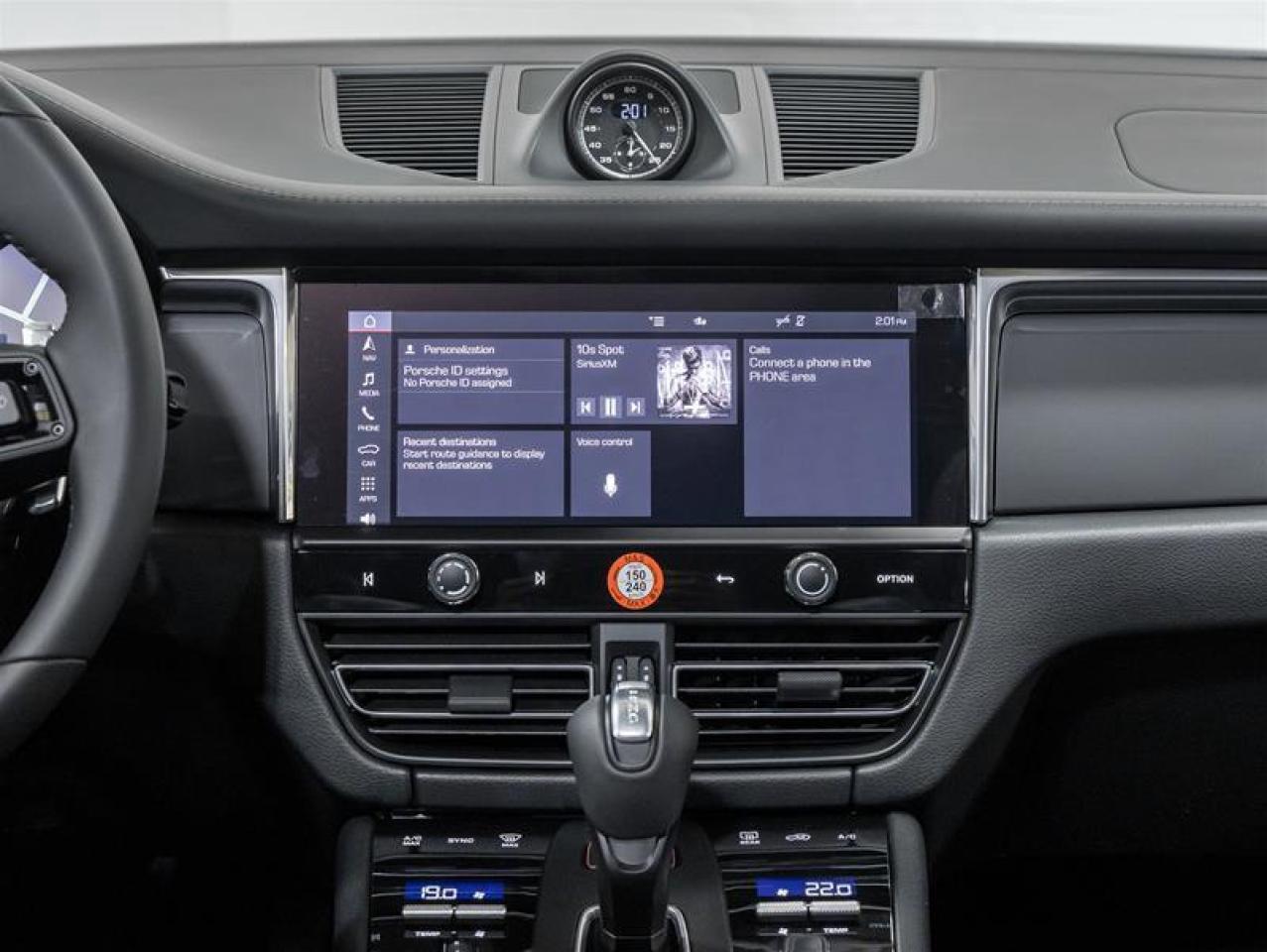 2026 Porsche Macan  Photo