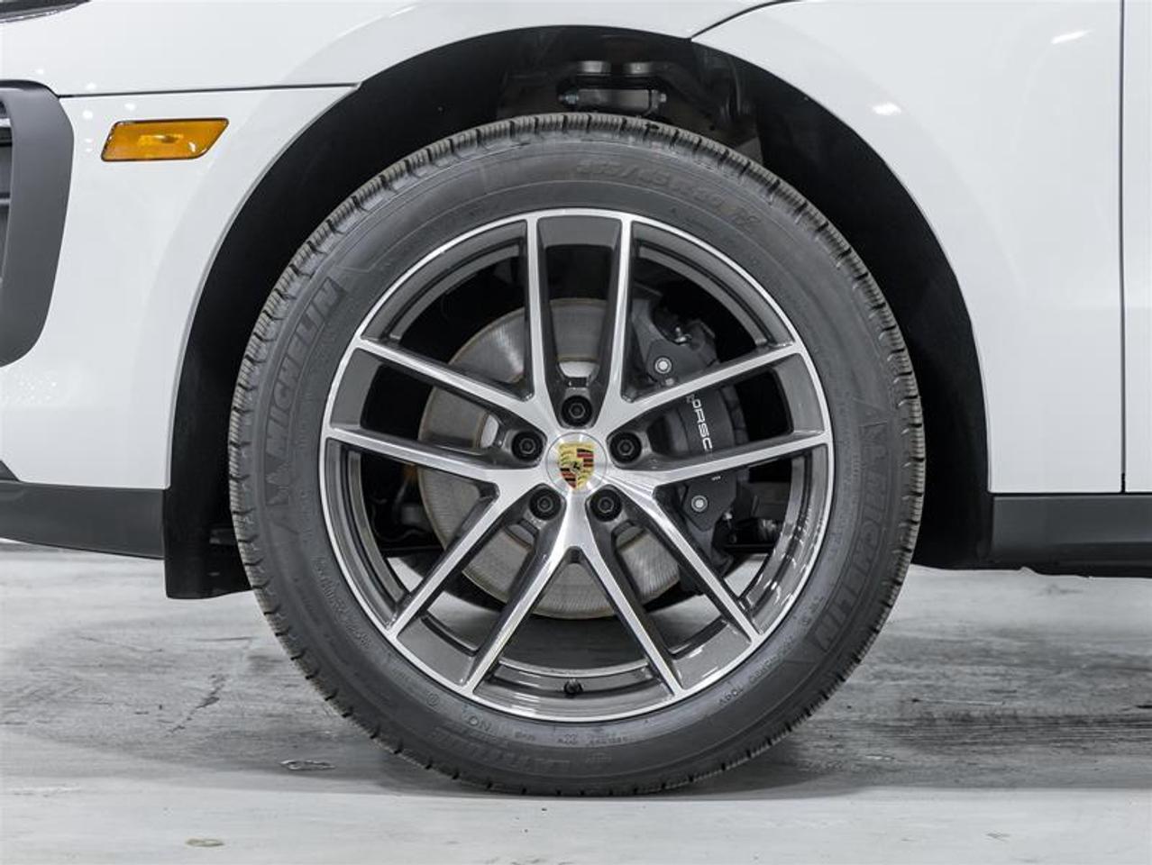 2026 Porsche Macan  Photo