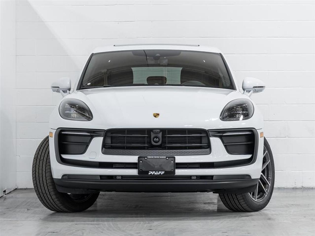 2026 Porsche Macan  Photo