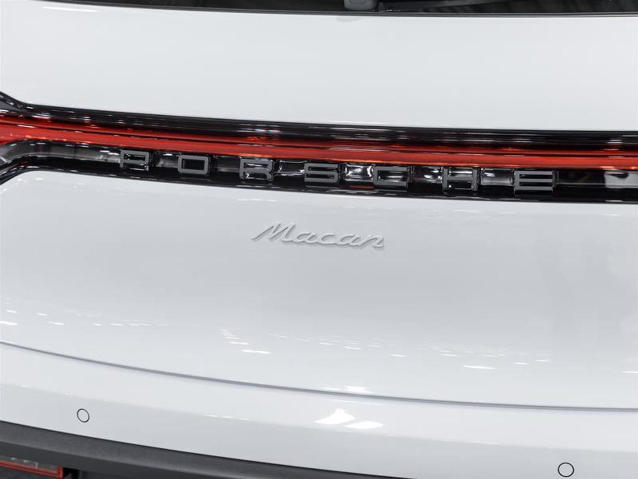 2026 Porsche Macan  Photo