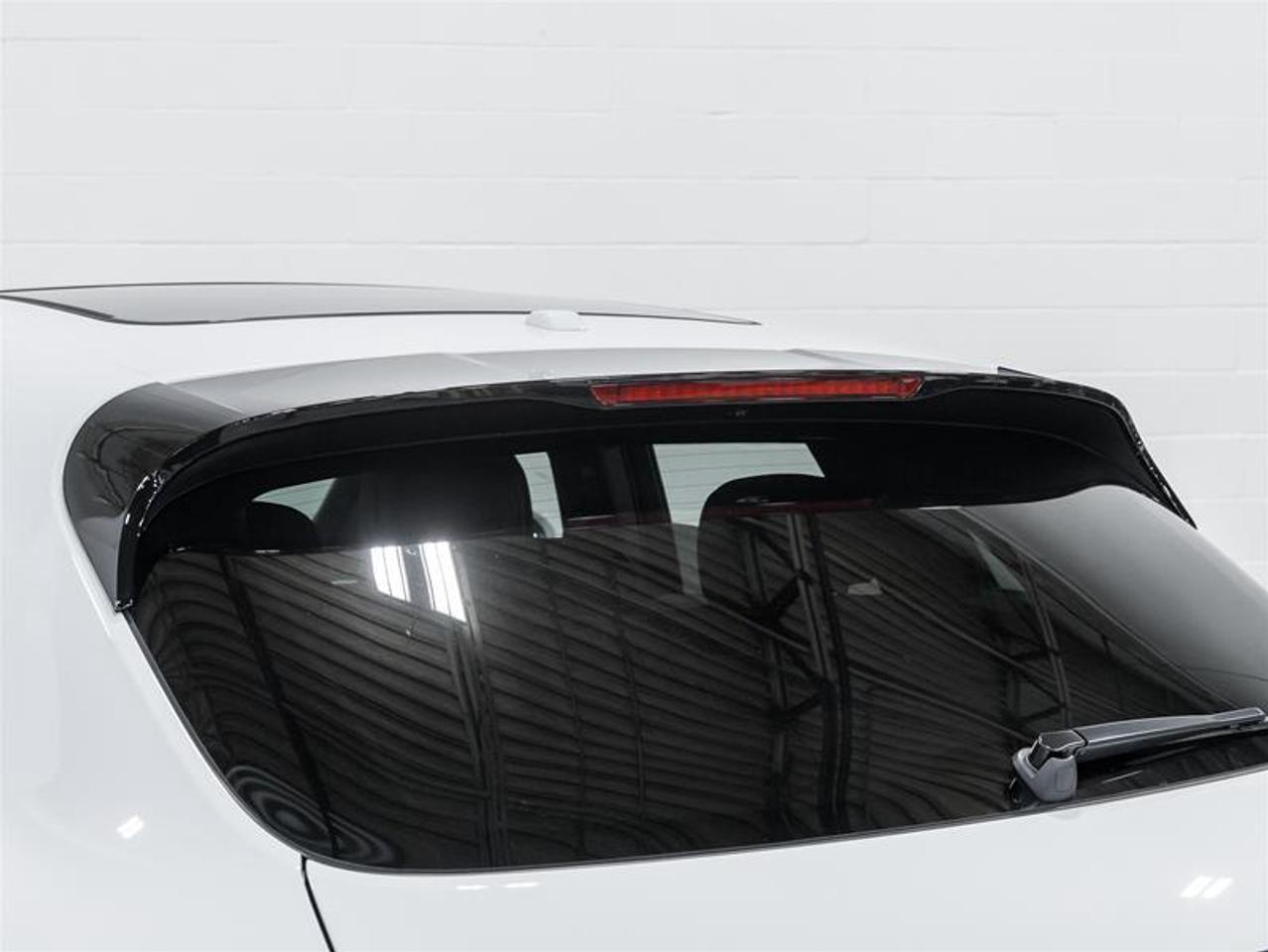 2026 Porsche Macan  Photo