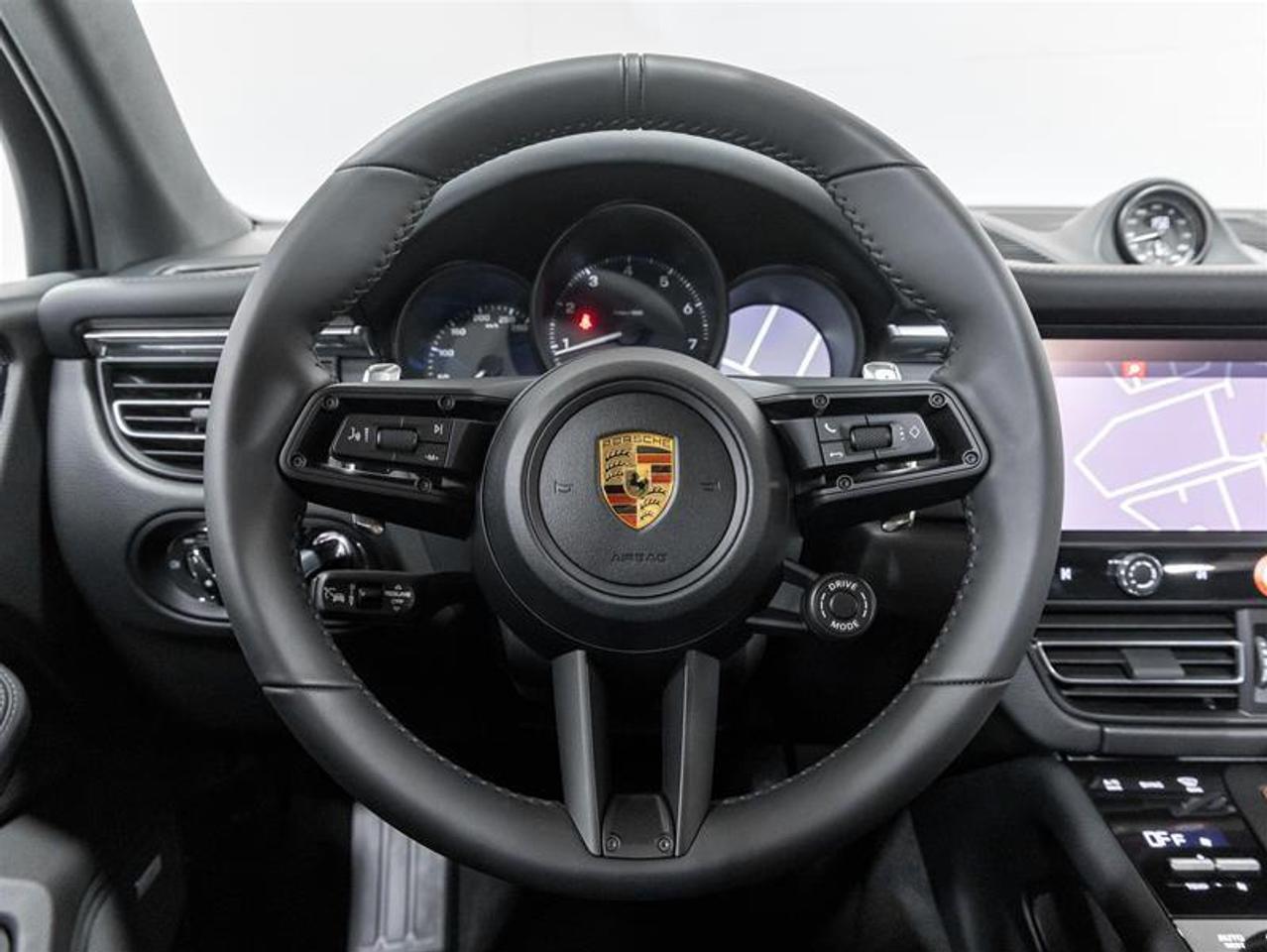 2026 Porsche Macan  Photo