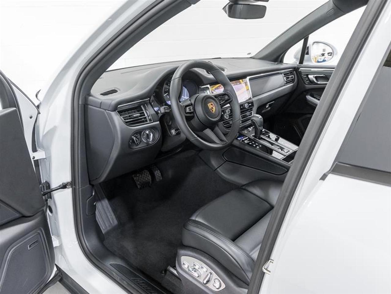 2026 Porsche Macan  Photo