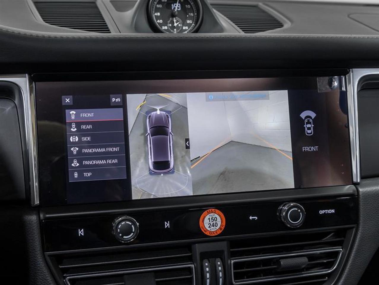 2026 Porsche Macan  Photo