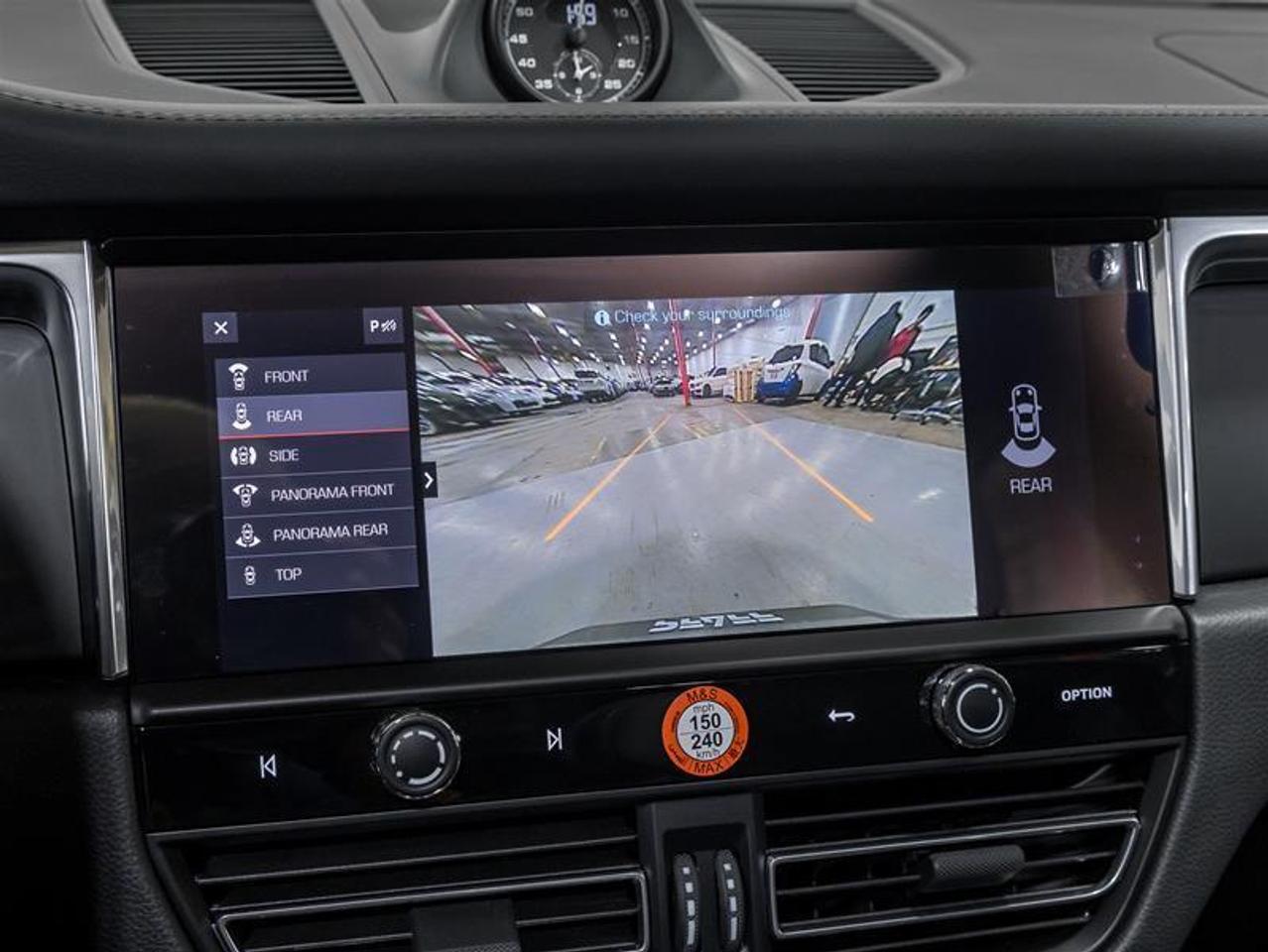 2026 Porsche Macan  Photo