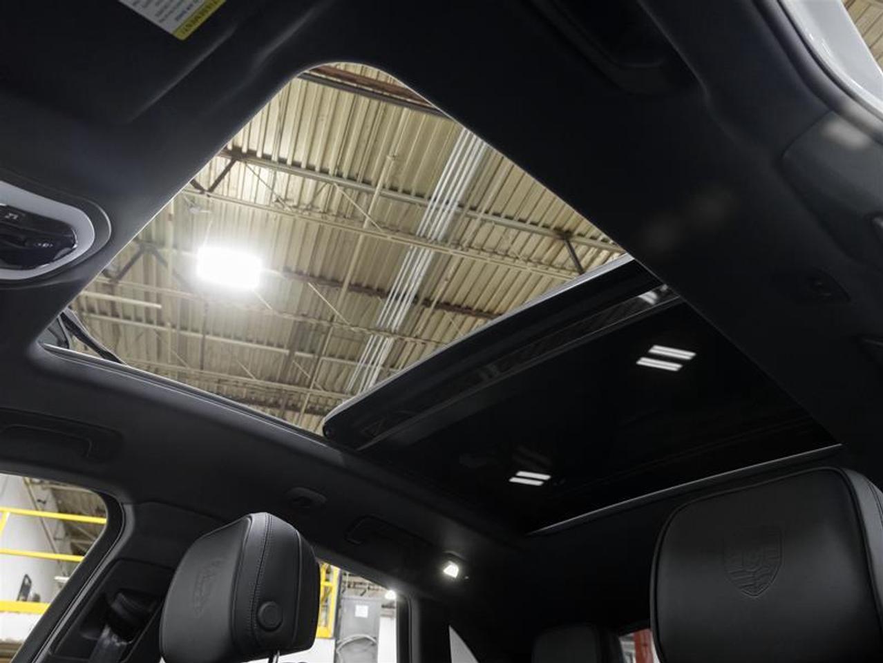 2026 Porsche Macan  Photo