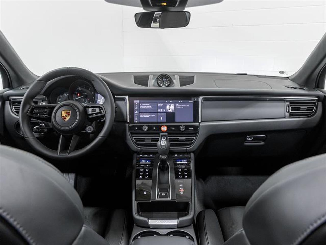 2026 Porsche Macan  Photo