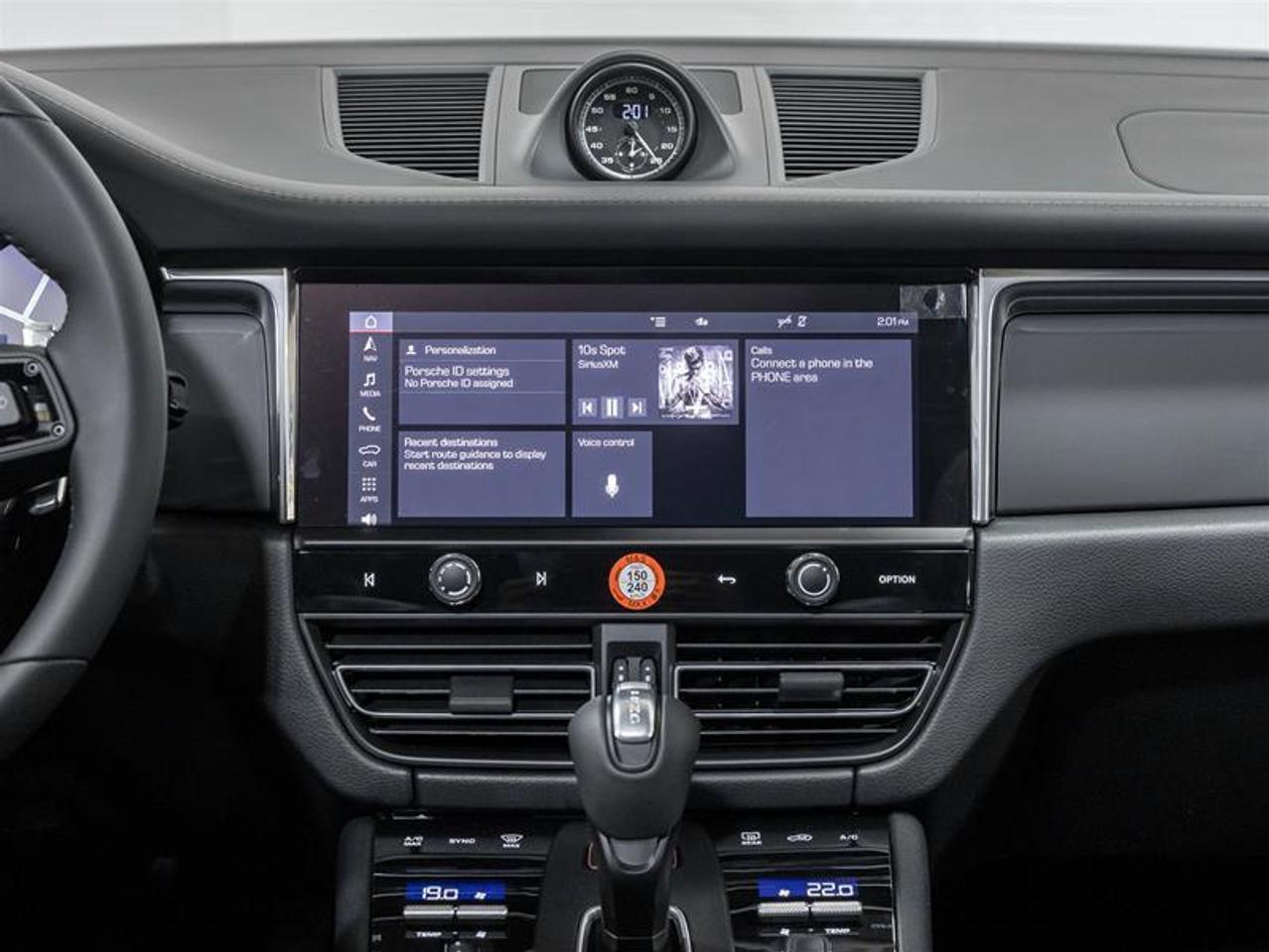 2026 Porsche Macan  Photo