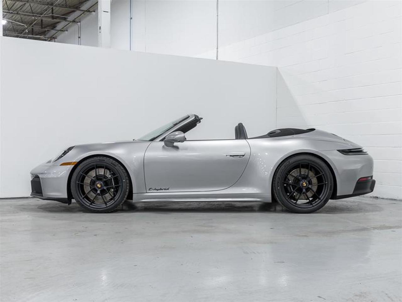 2026 Porsche 911  Photo3