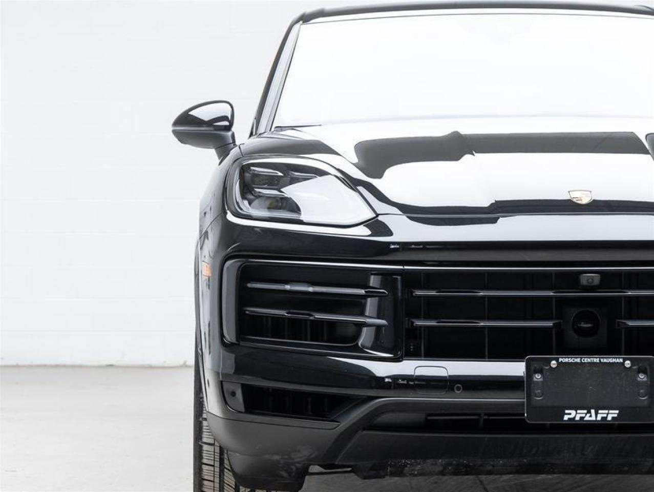 2025 Porsche Cayenne  Photo2