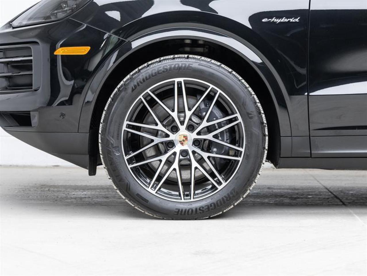 2025 Porsche Cayenne  Photo