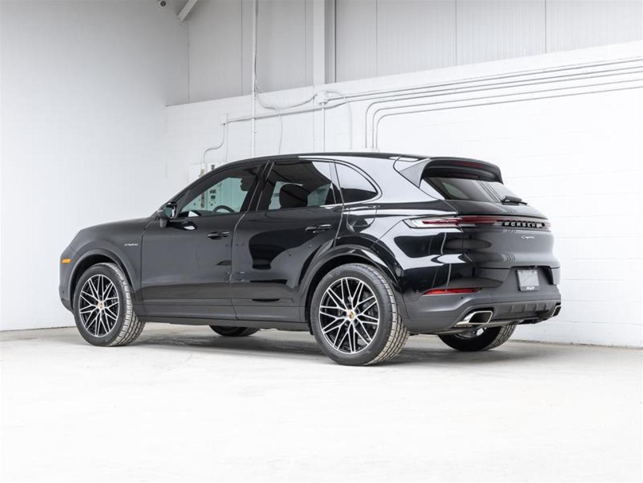 2025 Porsche Cayenne  Photo