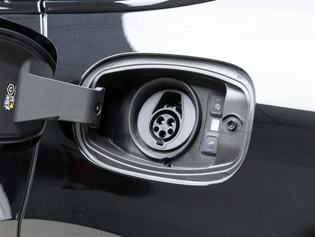 2025 Porsche Cayenne  Photo