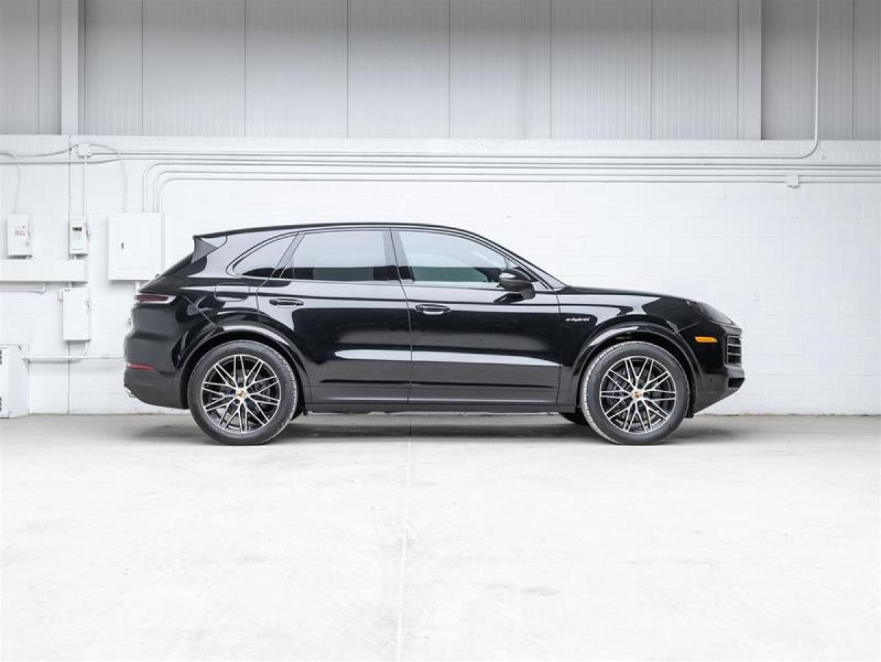 2025 Porsche Cayenne  Photo