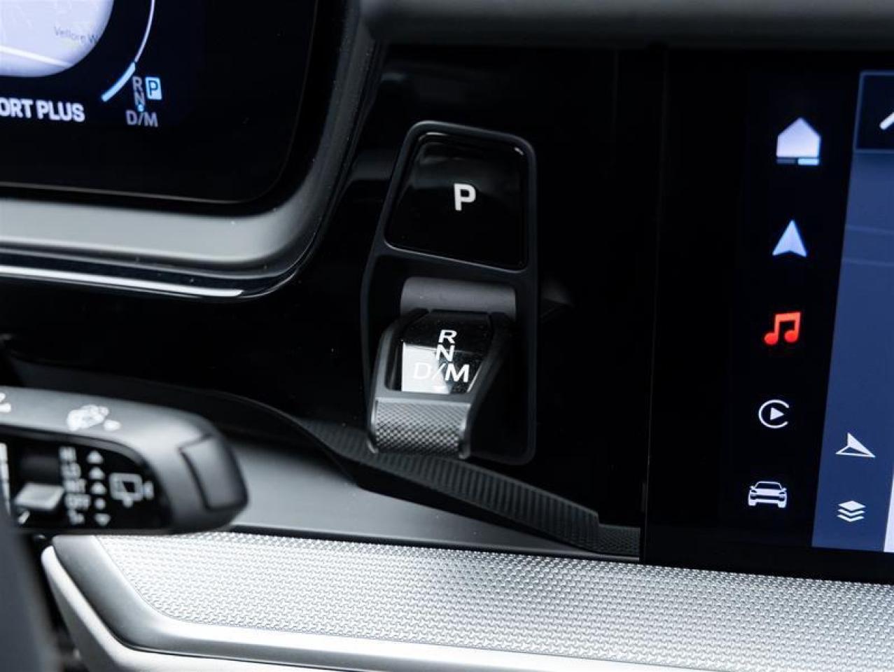 2025 Porsche Cayenne  Photo