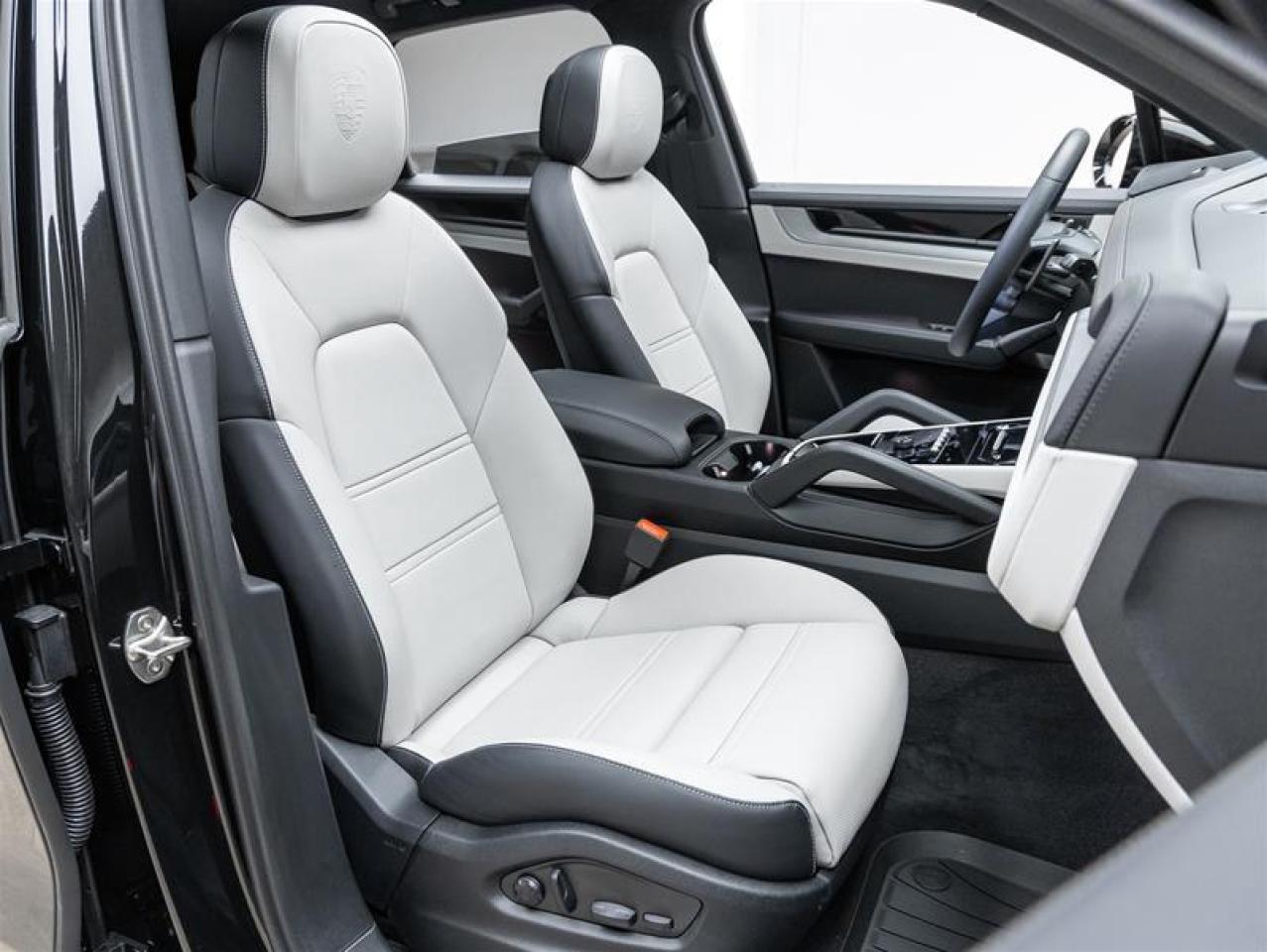 2025 Porsche Cayenne  Photo