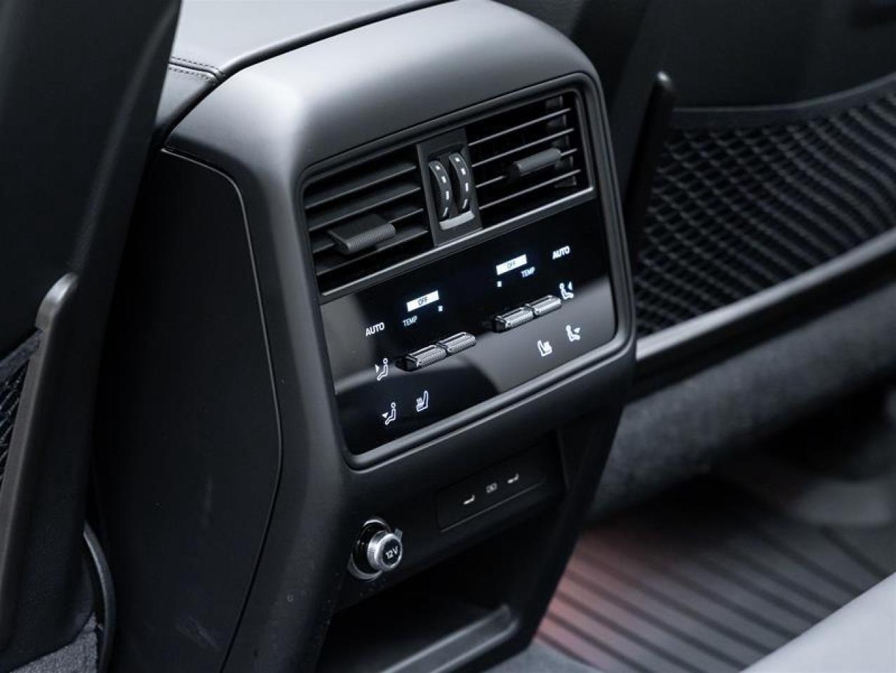 2025 Porsche Cayenne  Photo