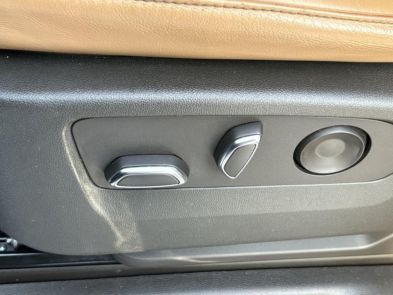 2022 Cadillac Escalade Sport Low KMs Power Steps Air Suspension Soft-Clos Photo