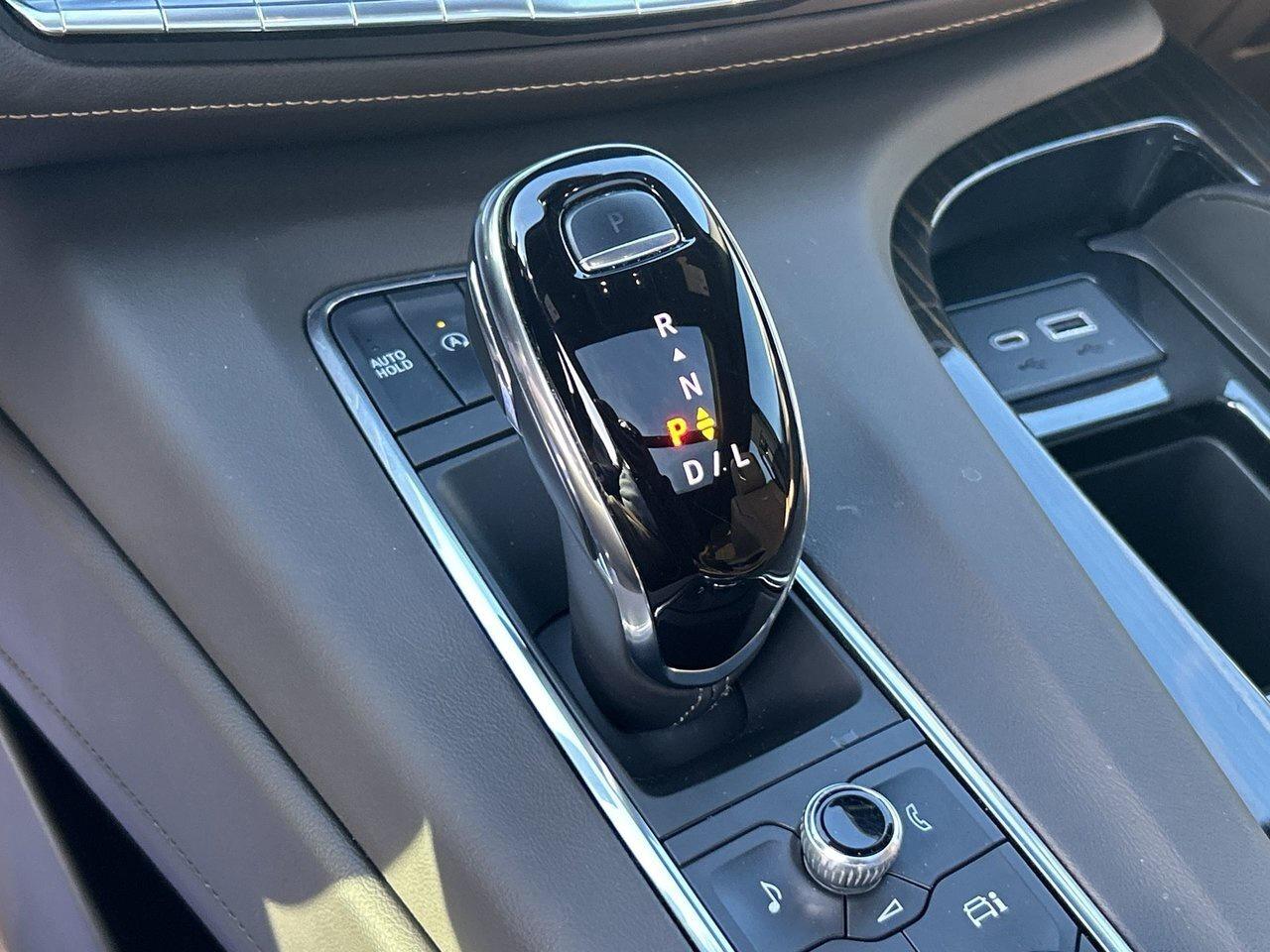 2022 Cadillac Escalade Sport Low KMs Power Steps Air Suspension Soft-Clos Photo