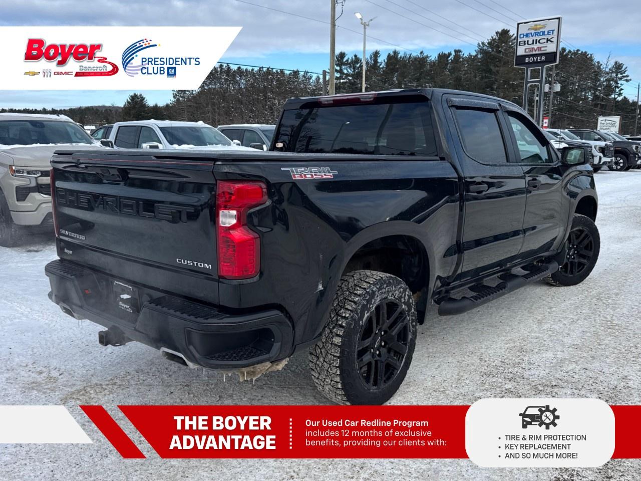 2023 Chevrolet Silverado 1500 Crew Cab Short Box 4-Wheel Drive Custom Trail Boss Photo4