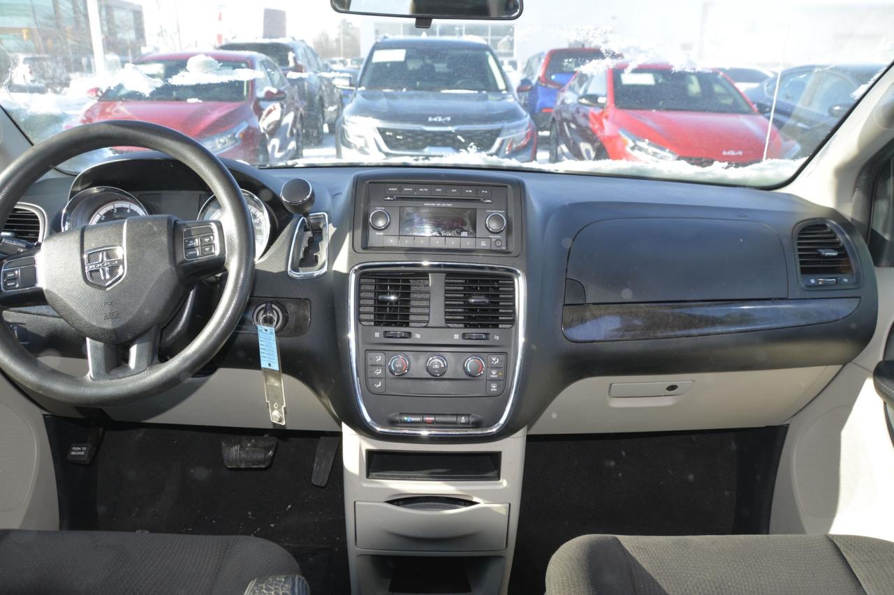 2014 Dodge Grand Caravan GRAND CARAVAN SE Photo3
